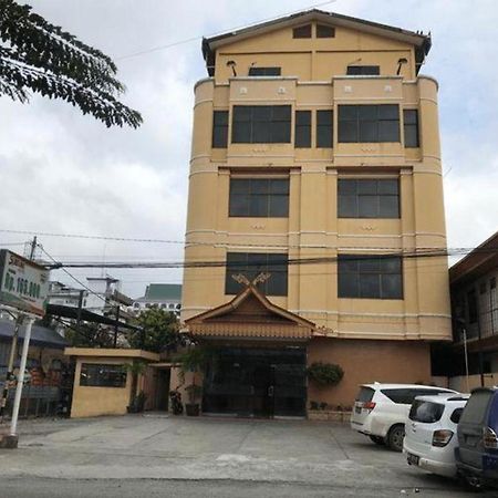 Sabrina Hotel Sisingamangaraja Pakanbaru Exteriör bild